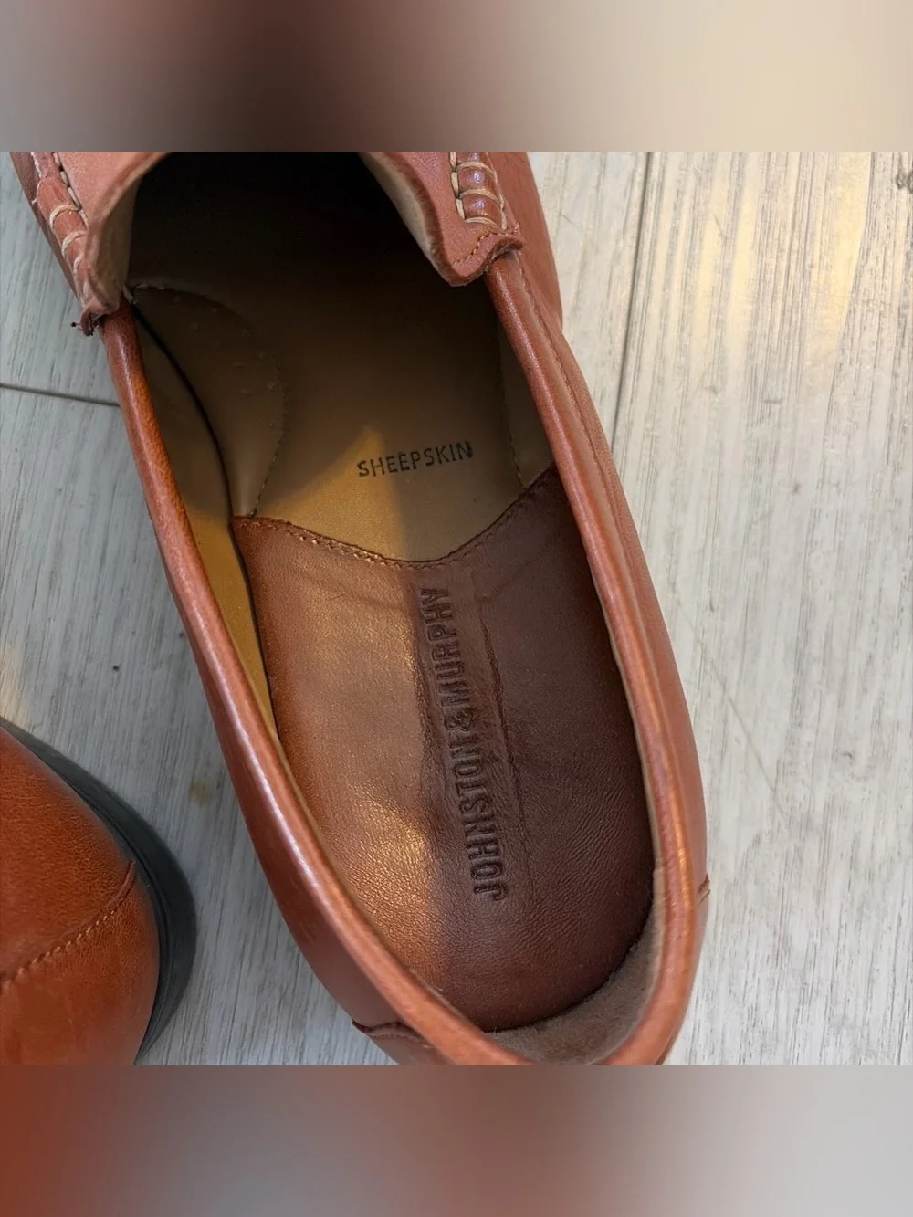 Johnston & Murphy refined slip